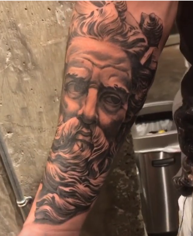 Le nouveau TATTOO de Mitch Marner...AFFREUX...