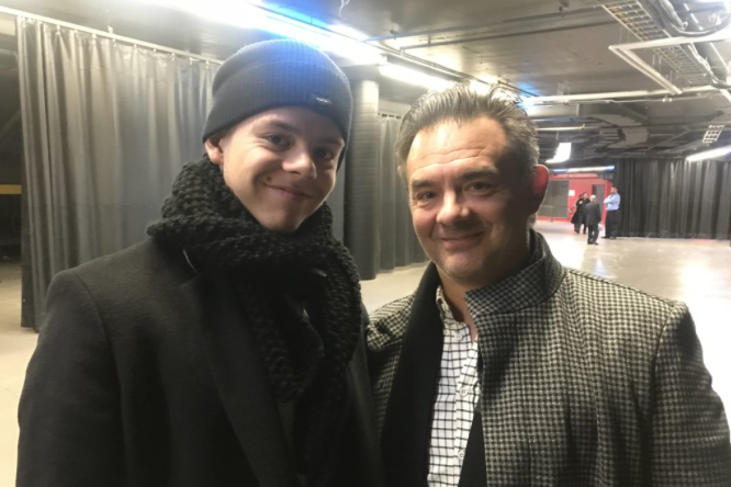 Le père de Kotkaniemi est enfin arrivé...