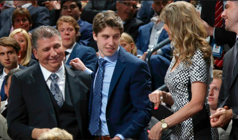 Le père de Mitch Marner JACASSE DÉJÀ...