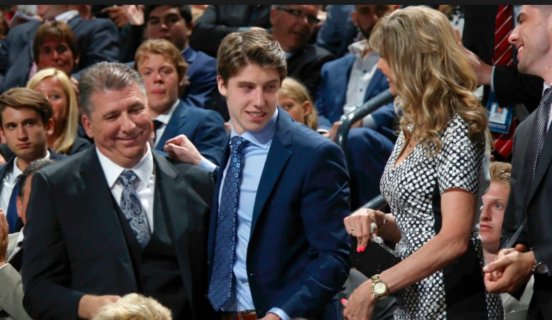 Le père de Mitch Marner...Est en train de FOUTRE la MERDE.