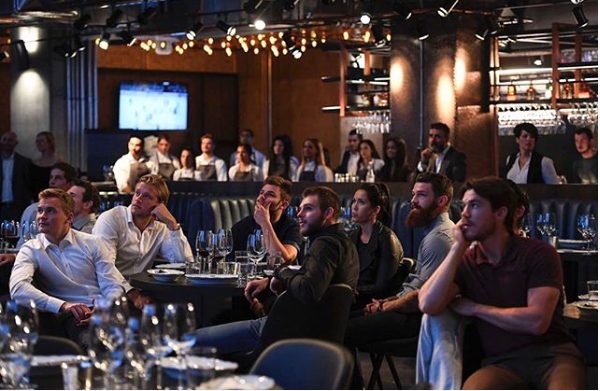 Les joueurs du CH regardent le BASEBALL à la TAVERNE 1909!!!