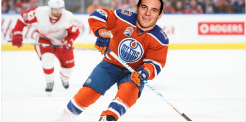 Les médias d'Edmonton MASSACRENT le DG Peter Chiarelli..