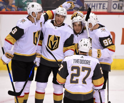 Les négociations Montréal-Vegas se sont calmées pour Shea Theodore...