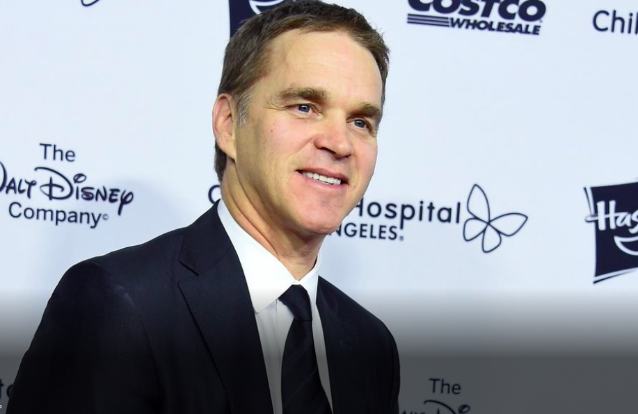 Luc Robitaille fait...ce que n'a jamais voulu faire Geoff Molson...