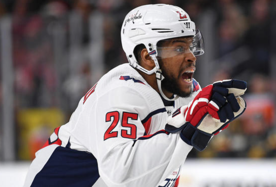 Malgré des séries de FEU, Devante Smith-Pelly, accepte des PEANUTS...