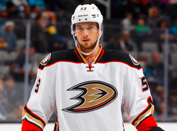  Marc Bergevin a tenté à deux reprises d'obtenir Shea Theodore de Vegas...