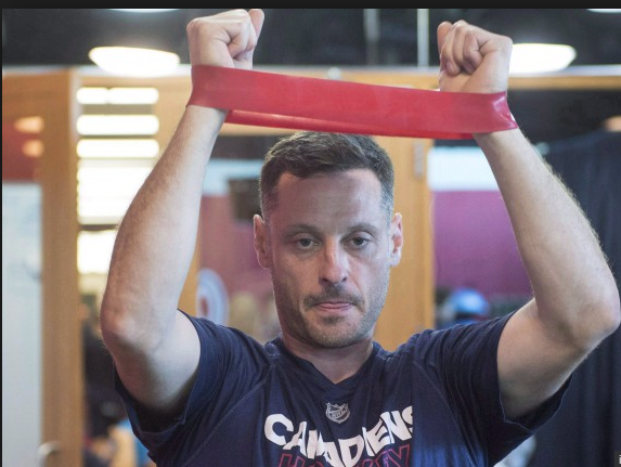  Mark Streit aura eu le temps de faire...le SALAIRE d'UN PROF...