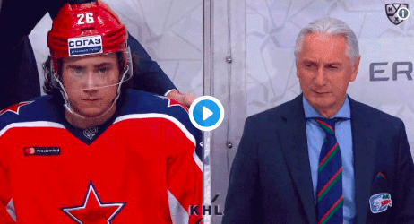 Marquer contre ton grand-père dans la KHL...