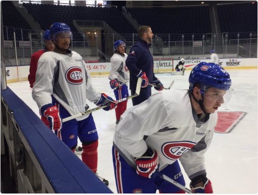 Martin Reway a l'air ESSOUFLÉ en TA à la pratique d'avant-match à Toronto..