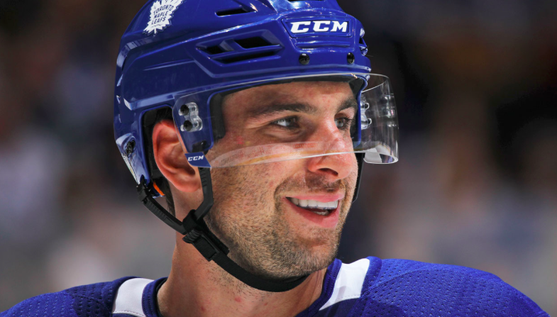Matt Barzal VISE John Tavares au match des étoiles..