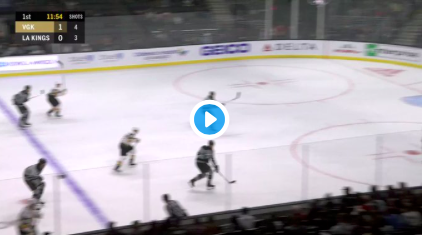 Max Domi qui félicite Nikita....BERGY A CHAUD!!!!!