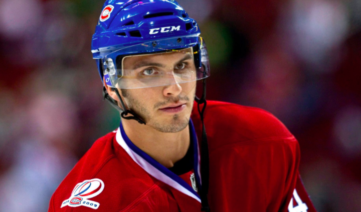 Maxim Lapierre se quête une job à Laval ou quoi?