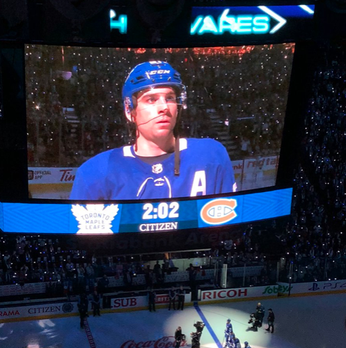 Même John Tavares n'a pas réussi à faire lever la foule...