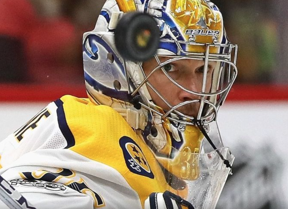 Message à Pekka Rinne..Arrête de LICHER le CUL de Carey...