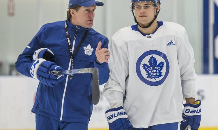 Mike Babcock, a l'air pas mal moins certain, que Nylander va rester...