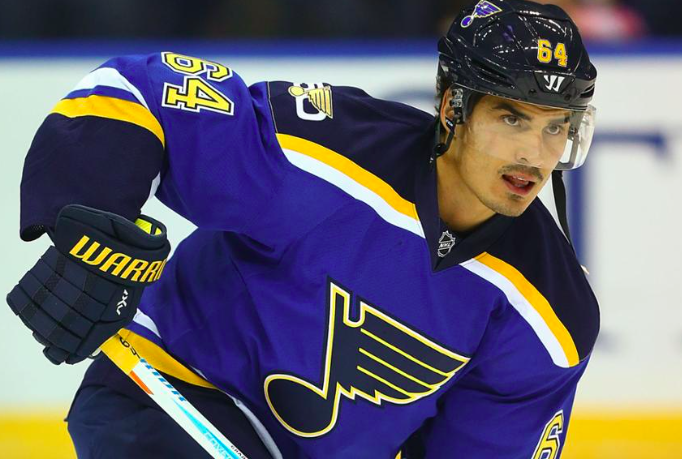  Nail Yakupov parle à 3 équipes en ce moment...