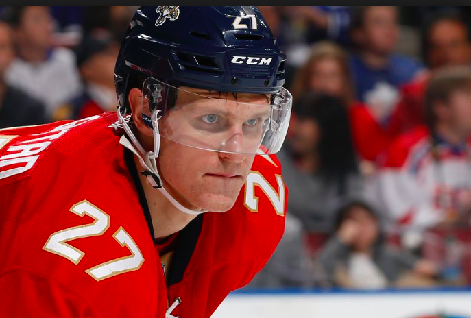 Nick Bjugstad dans le VISEUR de Marc Bergevin.....