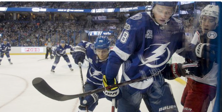 Nikita Kucherov ATTAQUE Jonathan Drouin...