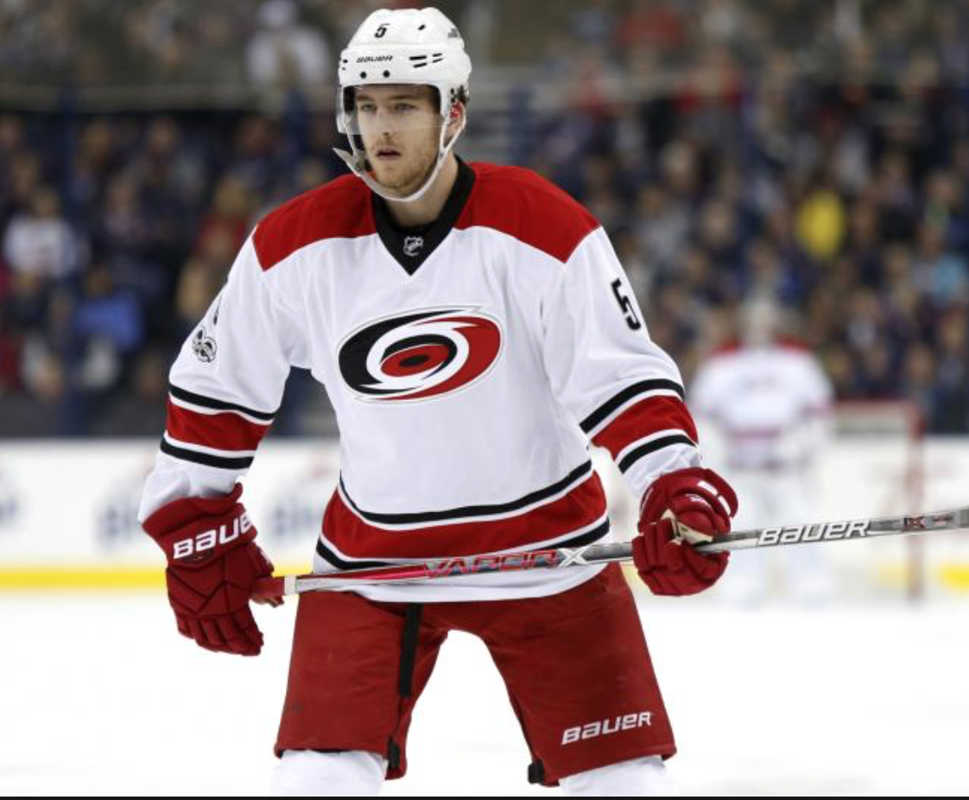 Noah Hanifin n'est plus sur le marché en Caroline ?