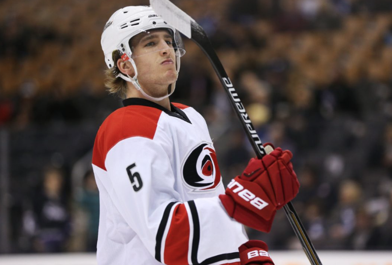  Noah Hanifin semble bel et bien dans le VISEUR de Marc Bergevin..