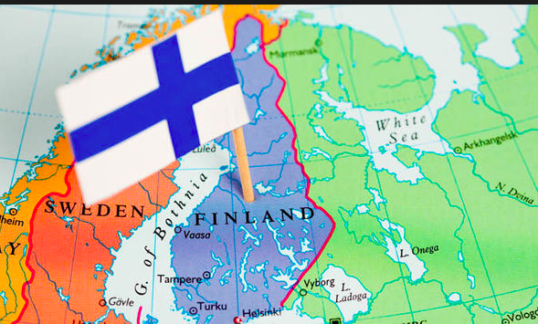 On commence à vouloir Kakko pour qu'il complète la FINNISH CONNECTION...