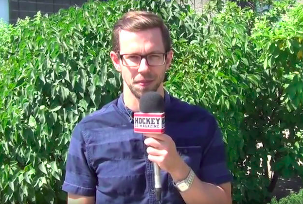 On dirait un étudiant en communications qui s'explique devant les étudiants qui le critiquent..