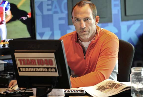 On dirait vraiment que Ray Ferraro parle de Josh Gorges...