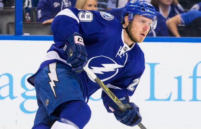 On offre Nikita Scherbak au Lightning?