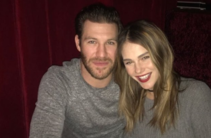  On se demande combien sont payés Maripier Morin et Brandon Prust pour ce genre d'article...