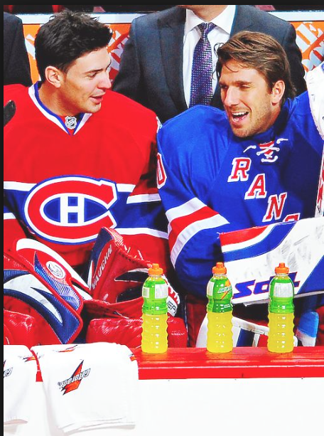 ONNNNN...C'est TU CUTE...le roi Henrik veut FLATTER Carey Price...
