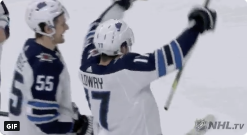 OUCH...Adam Lowry qui NIAISE les Hurricanes...