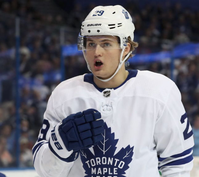OUCH...Ça ne regarde pas BEN pour William Nylander...