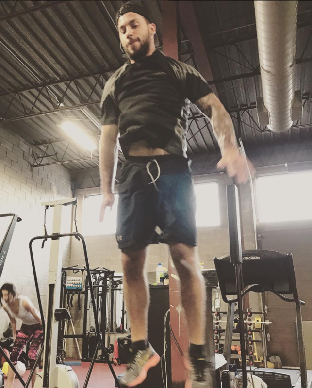 OUCH...Kris Letang est tellement pas de taille...