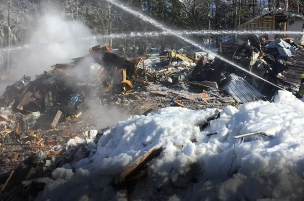 OUCH...La maison de Joé Juneau détruite par un incendie...