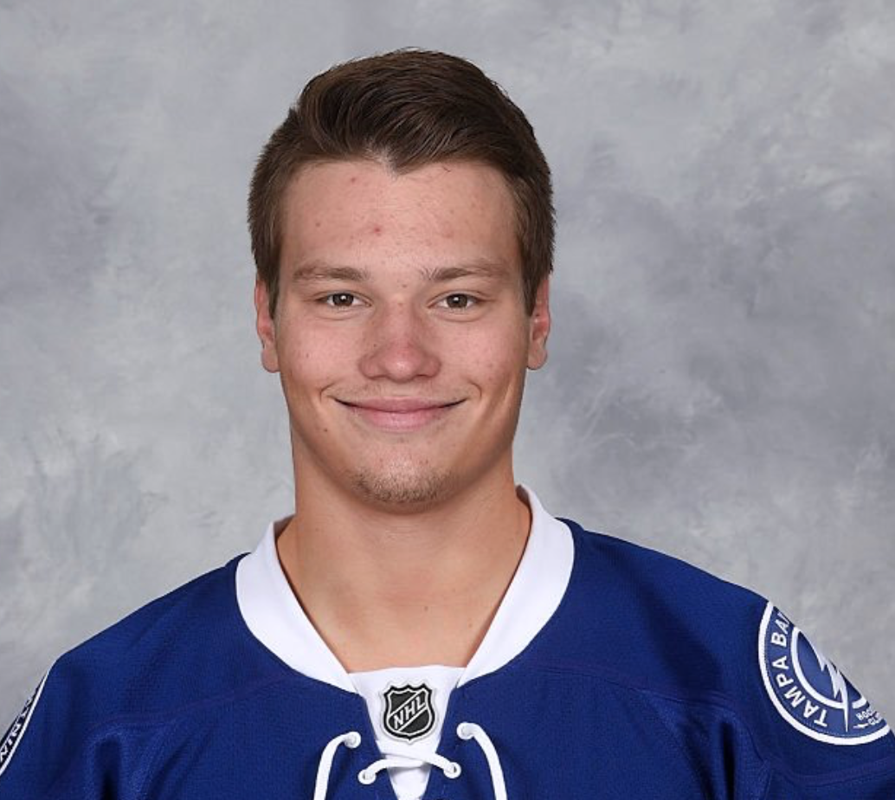 OUCH...Mikhail Sergachev n'a pas perdu de temps...