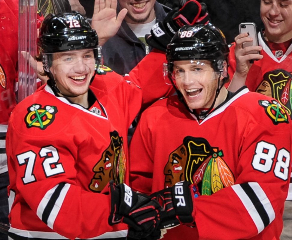 OUCH...Patrick Kane n'a pas l'air trop content...