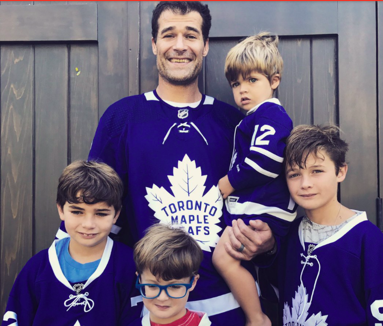 Patrick Marleau a l'air d'un GRAND-PÈRE...