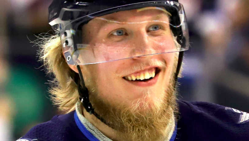 Patrik Laine s'ENLISE encore et encore...