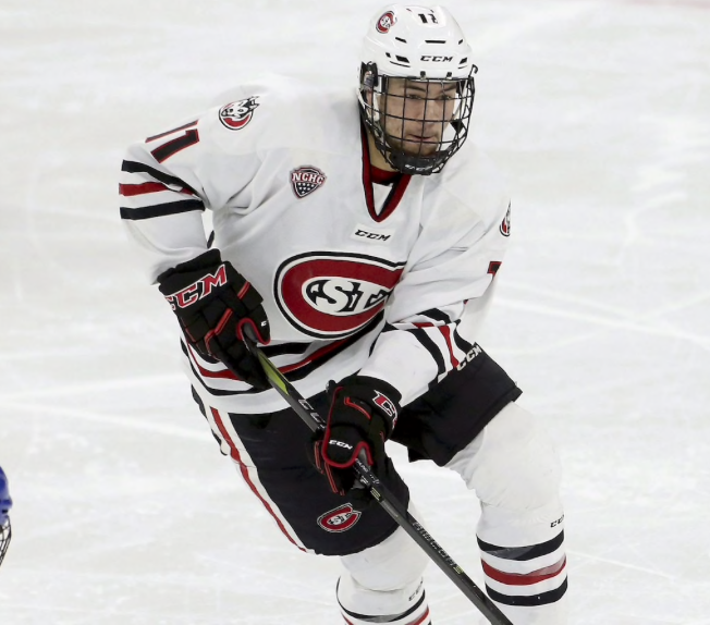 Pendant que c'est le temps de se lever, Ryan Poehling reste caché...