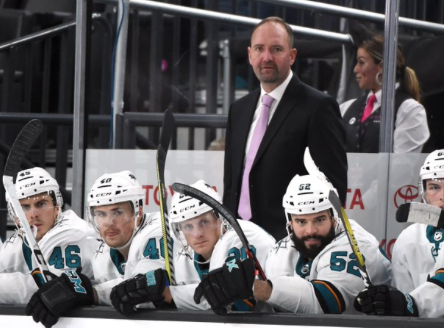 Peter DeBoer, le premier à être CONGÉDIÉ...