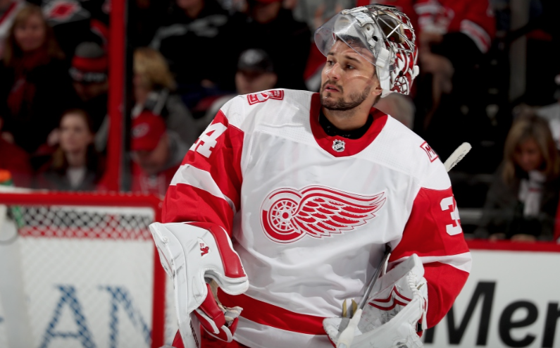 Petr Mrazek à Philly!!! Ron Hextall a l'air CAVE en TA..