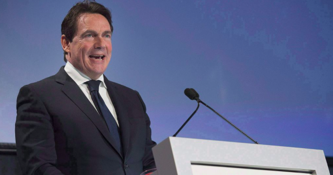 PKP devrait se concentrer à rencontrer Eugene Melnyk..