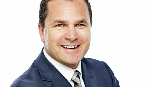 Renaud Lavoie...encore des ANNÉES LUMIÈRE EN RETARD...
