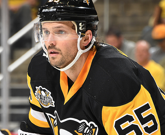 Ron Hainsey se rapproche de...