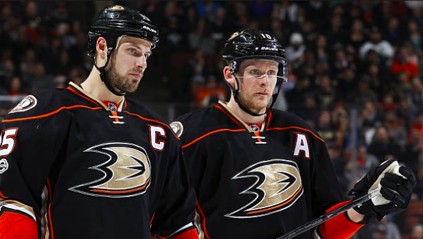 Ryan Getzlaf et Corey Perry continuent d'être MARCHANDÉS....