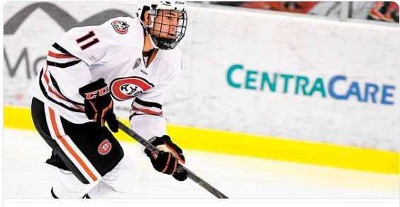 Ryan Poehling veut faire un point part match...dans la NCAA...avec une équipe BOOSTÉE....