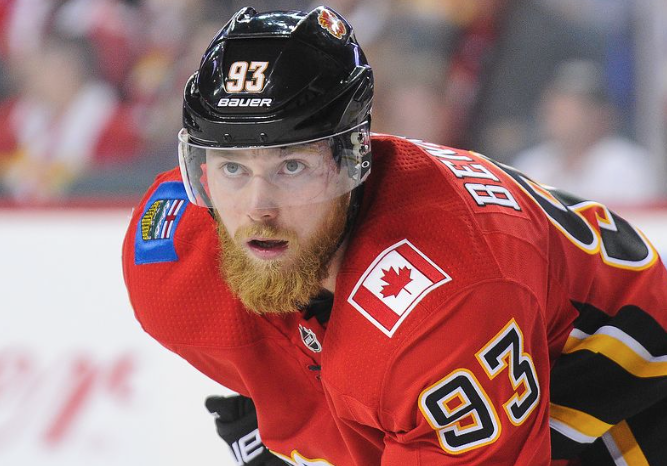 Sam Bennett ne veut pas répondre aux rumeurs l'envoyant à Montréal...