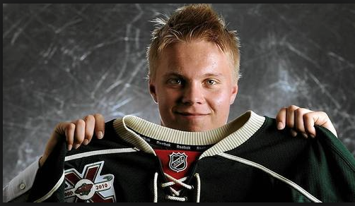  Se BLESSER la CHEVILLE...en courant...ou en dansant dans un BAR...comme Carey Price dans le temps!!!!