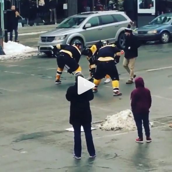 Se faire NIAISER par des fans des Bruins...Dans notre propre ville..