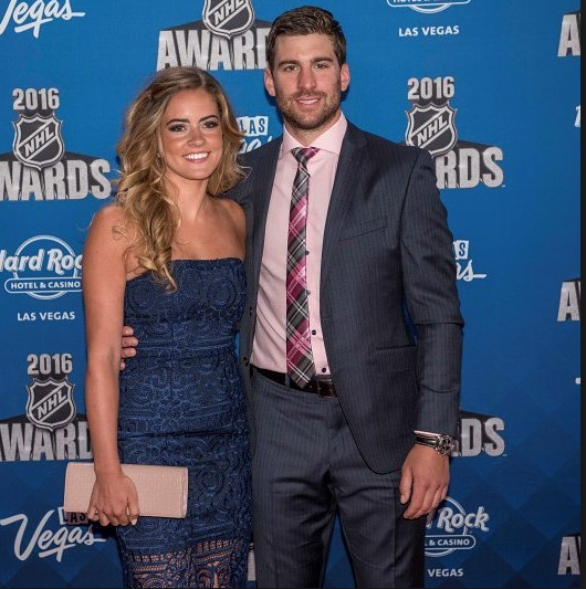 Shea Weber et John Tavares seraient comme des FRÈRES??????? Et leurs blondes...